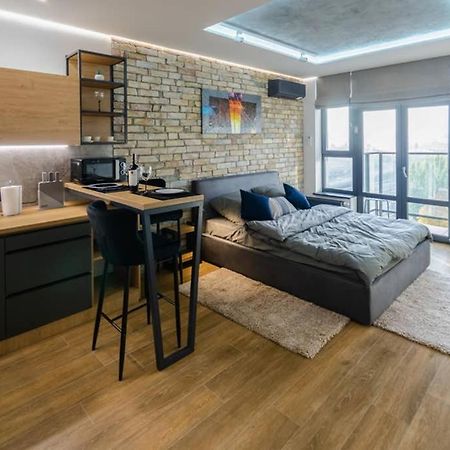 VIP - Smart Lägenhet Kiev Exteriör bild