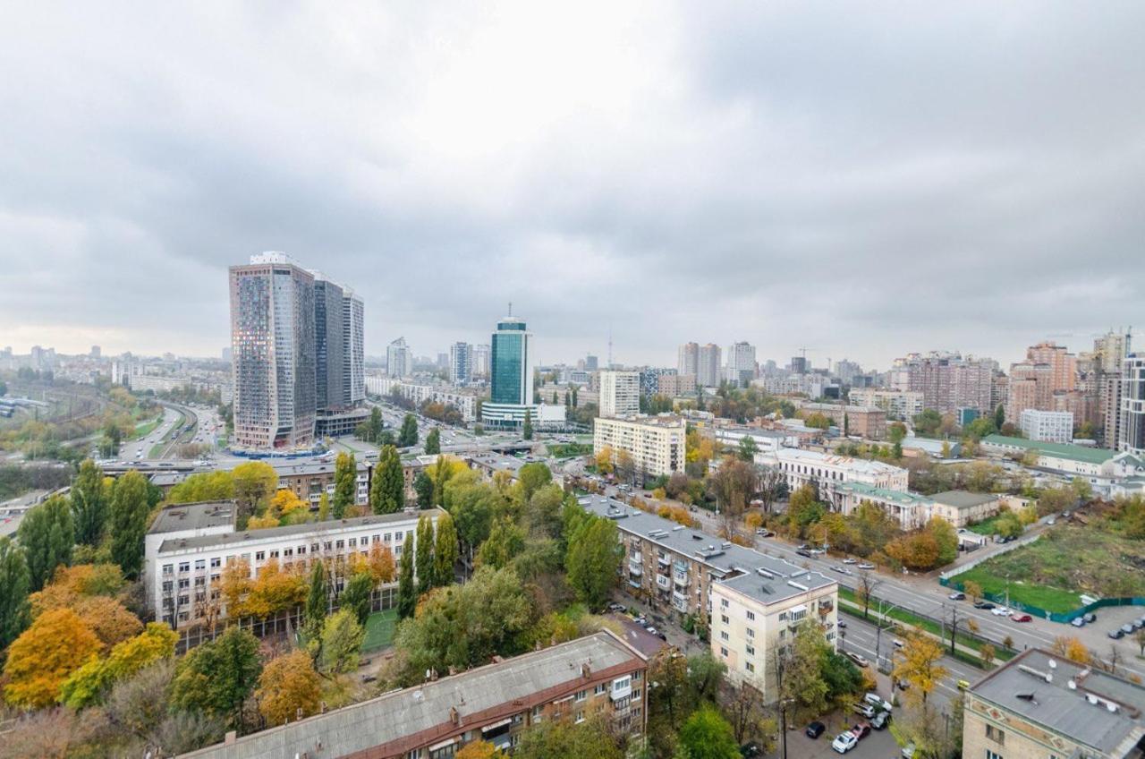 VIP - Smart Lägenhet Kiev Exteriör bild