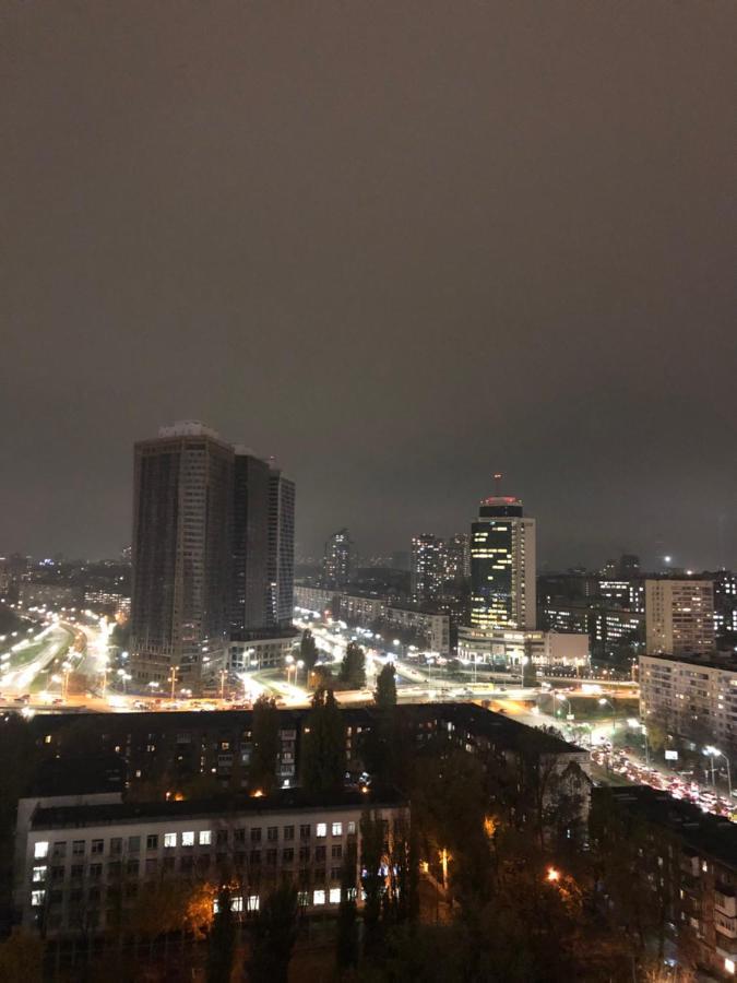 VIP - Smart Lägenhet Kiev Exteriör bild